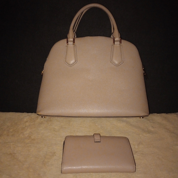 Michael kors Veronica Medium Saffiano Leather Dome Satchel with Matching Wallet - Picture 3 of 16